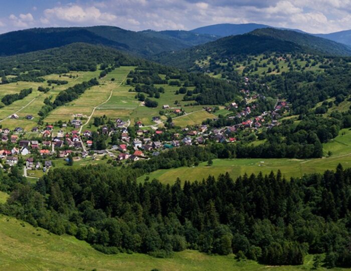 zdjęcie przedstawiające widok na góry Beskidy