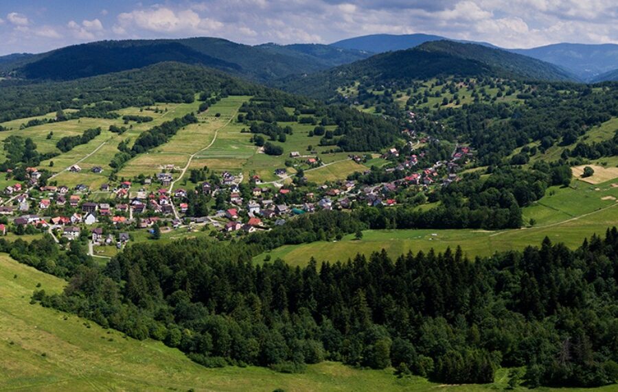 zdjęcie przedstawiające widok na góry Beskidy
